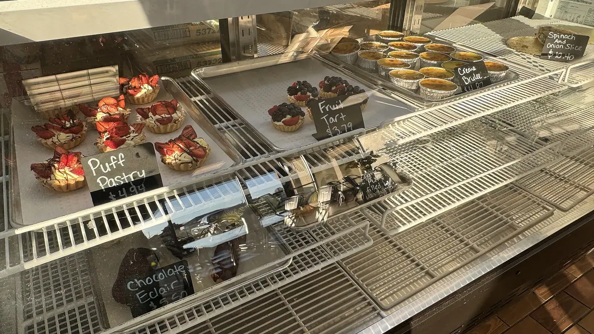 Aniss Sweet & Spicy – patisserie in Cape Hill town centre